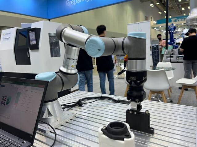 에이치알티시스템 빈피킹 볼트공급 솔루션 (사진=지디넷코리아 신영빈 기자)