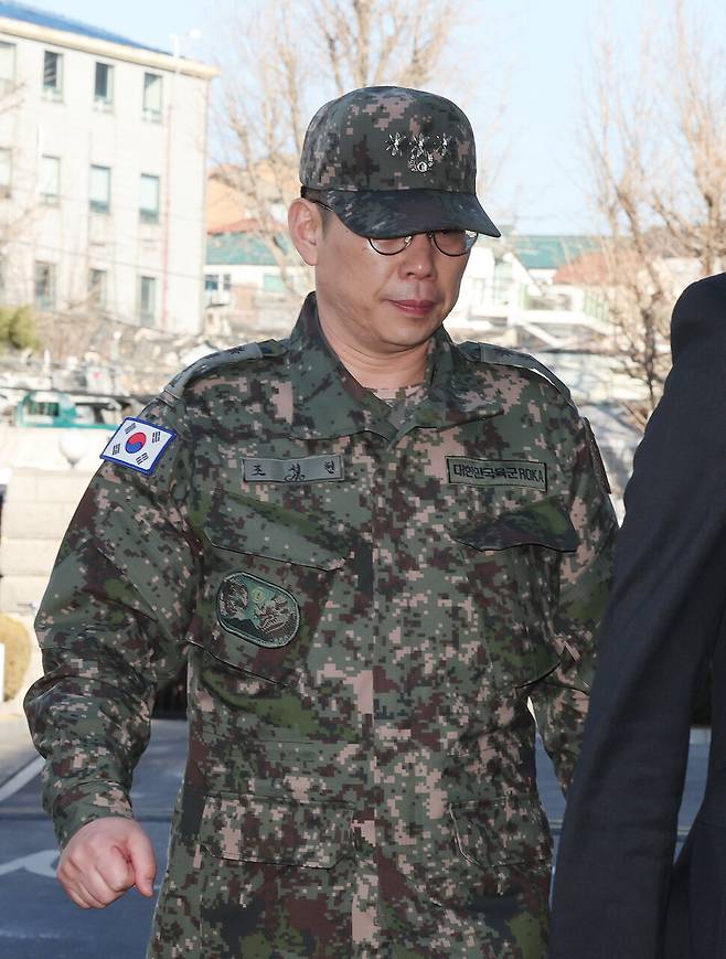 조성현 수도방위사령부 제1경비단장이 2025년 2월13일 서울 종로구 헌법재판소 재판정에 출석하고 있다. 한겨레 신소영 기자 viator@hani.co.kr