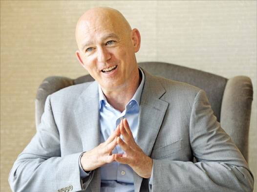 마이크 매기 미네르바대 총장은 “한국 기업이 세계 인재풀을 활용해 성장할 수 있도록 돕겠다”고 말했다. /김범준 기자