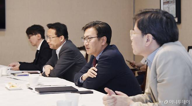 (서울=뉴스1) = 김범석 기획재정부 장관 직무대행 1차관이 23일 서울 종로구 정부서울청사에서 열린 ;제46차 물가관계차관회의'를 주재하고 있다. (기획재정부 제공. 재판매 및 DB 금지) 2025.5.23/뉴스1 Copyright (C) 뉴스1. All rights reserved. 무단 전재 및 재배포, AI학습 이용 금지. /사진=(서울=뉴스1)