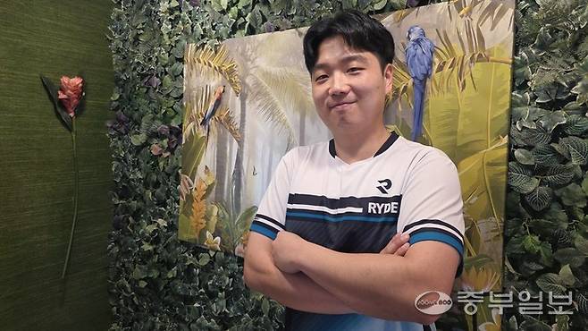 지금 생활에 200% 만족하고 있다는 인치원 코치를 수원의 한 카페에서 만났다. 김민아기자