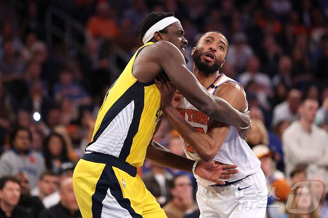 인디애나 페이서스와 뉴욕 닉스는 26일 2024-25 NBA 플레이오프 동부 콘퍼런스 결승 3차전을 치른다. ⓒ AFP=뉴스1