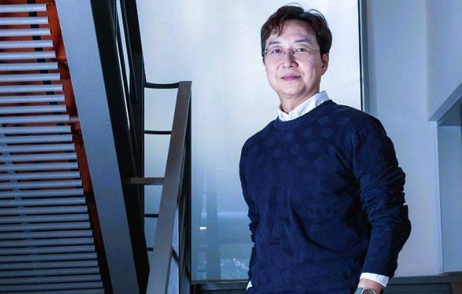 모세의 성막, 그리스의 반원형 극장, 파리의 하수도, 엘리베이터, 기계 융합 생태계까지, 박물관적인 이야기를 풀어낸 책 ‘공간 인간’을 쓴 유현준./사진=김흥구