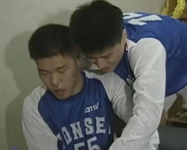 문경은이 서장훈의 신발을 뺏으려 하자 정색한 과거가 폭로됐다. / JTBC '아는형님' 캡처