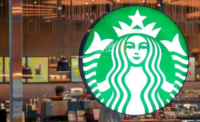 스타벅스는 대선 기간 중 매장에서 이재명, 김문수, 이준석 등 대선 후보의 이름을 닉네임으로 사용할 수 없도록 조치했다.