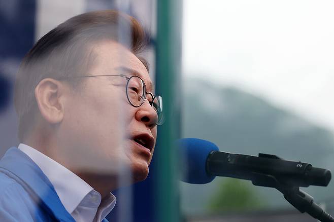 이재명 더불어민주당 대선 후보가 5월22일 경남 양산워터파크공원에서 열린 집중유세에서 유권자들에게 지지를 호소하고 있다. ⓒ공동취재