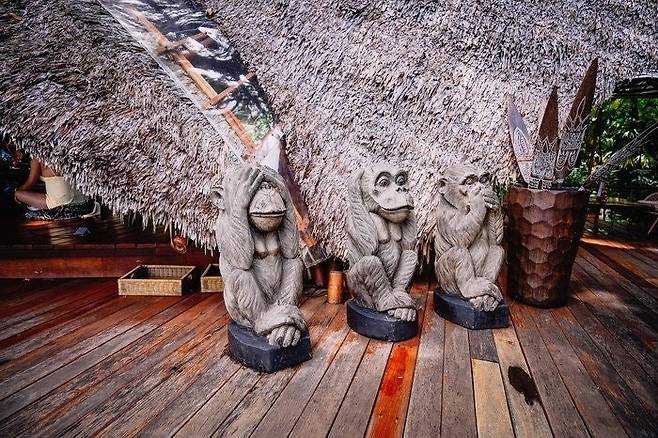 쓰리몽키스 레스토랑