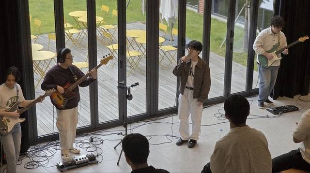 ▲ 춘천 지역 청년 직장인을 대상으로 한 소개팅 프로그램 ‘함께 서면’이 지난 24일 춘천 아르케이프 루프탑 카페 버드가든에서 열렸다. 주최 측 제공