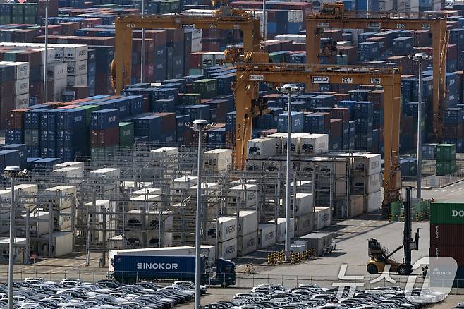 경기도 평택시 포승읍 평택항의 모습. 2025.4.25/뉴스1 ⓒ News1 이승배 기자