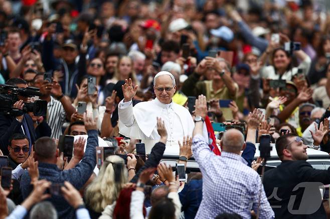 교황 레오 14세가 21일(현지시간) 바티칸 성 베드로 광장에서 일반 알현을 진행하고 있다. 2025.05.21. ⓒ 로이터=뉴스1 ⓒ News1 이지예 객원기자