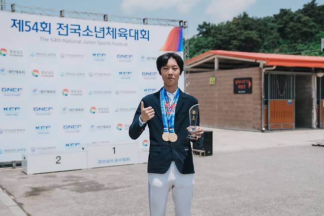 제54회 전국소년체전 승마 장애물비월경기, 마장마술에서 우승한 양다솔. /대한승마협회