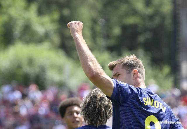 알렉산데르 쇠를로트의 골 세리머니. /AFPBBNews=뉴스1