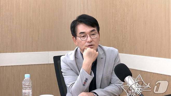 박용진 전 더불어민주당 의원이 27일 뉴스1TV '팩트앤뷰'에 출연해 질문에 답하고 있다.