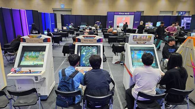 90년대 게임들을 즐길 수 있는 추억의 게임장