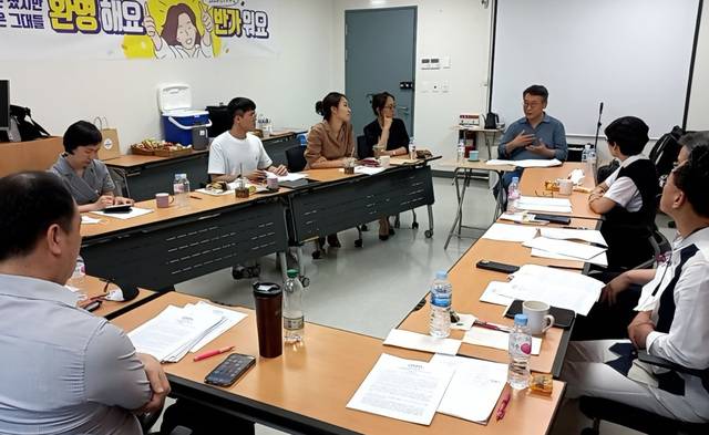 임상목회교육생들이 최근 울산 동구 울산대병원에서 진행한 임상목회교육에 참여해 이야기를 나누고 있다. 한국임상목회교육협회 제공