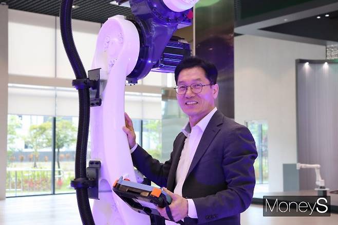 지난 20일 인천 청라에 위치한 유일로보틱스 신사옥에서 김동헌 유일로보틱스 대표가 청라 신사옥에 대한 기대감을 드러냈다. /사진=김서연 기자