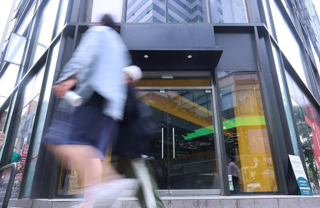 서울 명동거리 공실 상가, 연합뉴스