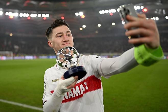 2189457293.0_20250528_095311_379.jpg 빅클럽들이 대기표 뽑고 예약중인 독일의 미친 재능.JPG