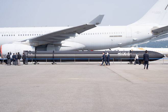 탄소복합재로 제작 중인 페리지 우주발사체 ‘블루웨일1’.(사진=페리지에어로스페이스)