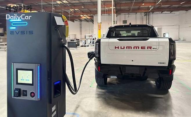 롯데이노베이트의 자회사 EVSIS 아메리카 (충전기 테스트)