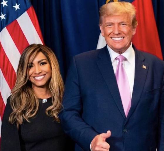 린 패튼 백악관 수석보좌관 겸 홍보책임자(왼쪽)와 도널드 트럼프 미국 대통령. 사진 X(옛 트위터) 캡처