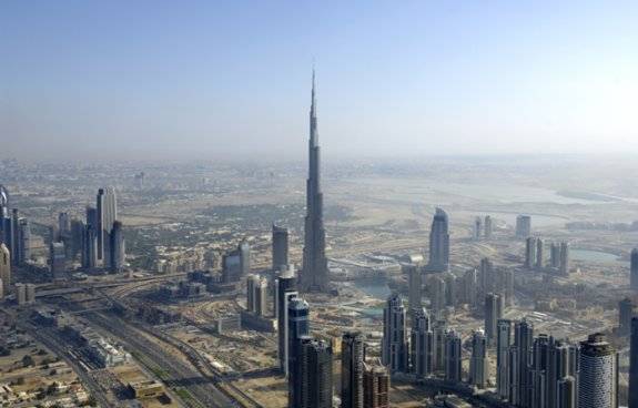 세계 최고층 빌딩인 아랍에미리트(UAE) 두바이 부르즈 할리파(가운데). 삼성물산