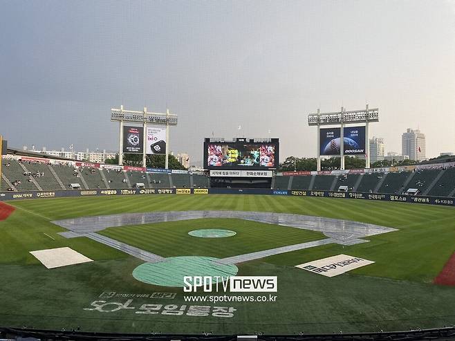 ▲ 29일 잠실 한화-LG전은 오후 7시에 시작한다. ⓒ 신원철 기자