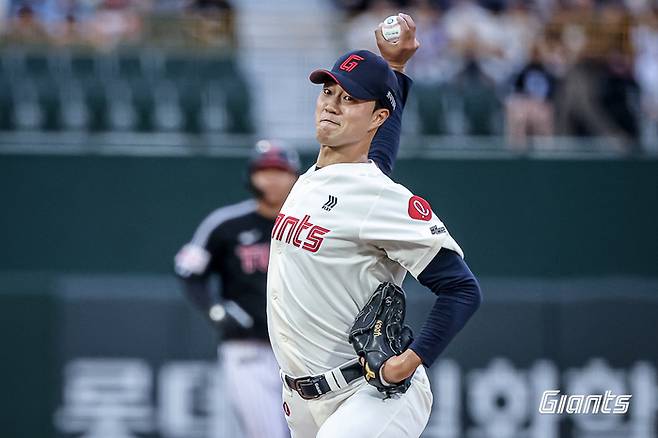 삼성 윤성빈이 20일 사직구장에서 열린 2025 KBO리그 LG전에 선발 등판해 역투하고 있다. 사진 | 롯데 자이언츠