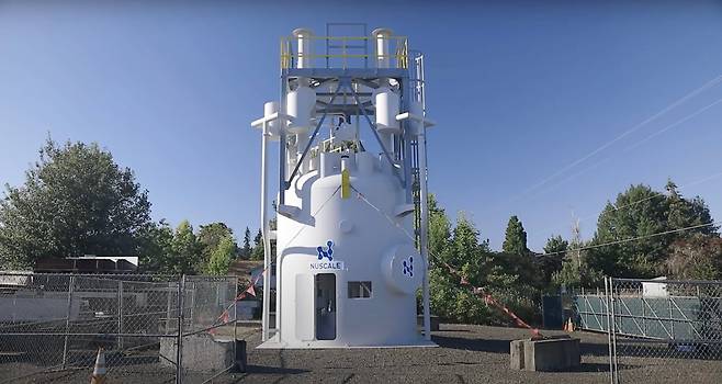뉴스케일파워의 소형모듈형원자로(SMR)의 상부시설 목업/ 뉴스케일파워 유튜브