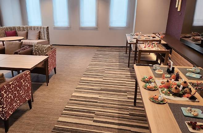 호텔 수준으로 꾸며진 프레상룩스 미나미 아오야마의 휴게 공간./ 최인한