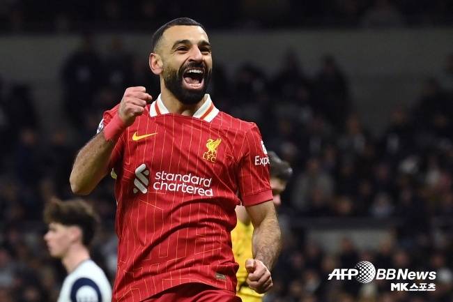 프로페셔널 리그에선 리그 간판이 되어줄 선수가 필요하다. 프로페셔널 리그에선 애초 모하메드 살라 영입에 공을 들였다. 하지만, 살라가 리버풀과의 재계약을 체결하면서 새로운 타깃이 필요했다. 사진(잉글랜드 런던)=ⓒAFPBBNews = News1