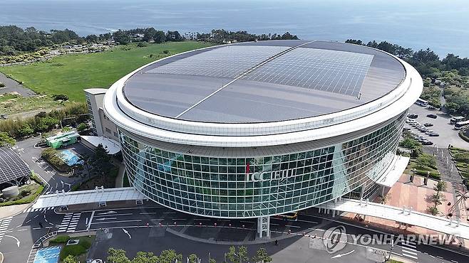 제주국제컨벤션센터 전경 (서귀포=연합뉴스) 박지호 기자 = 서귀포시 중문동 제주국제컨벤션센터(ICC JEJU)의 전경. 2025.5.7 jihopark@yna.co.kr