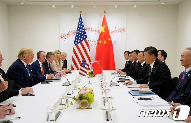 지난 2019년 6월 일본 오사카에서 도널드 트럼프 미국 대통령과 시진핑 중국 국가주석이 미·중 정상회담을 하고 있다. 2019.6.29/뉴스1 ⓒ 로이터=뉴스1 ⓒ News1 포토공용 기자