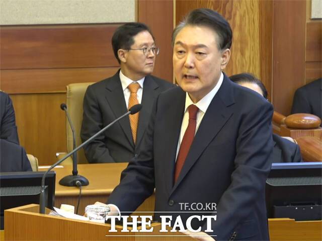 윤석열 전 대통령이 2월 25일 오후 서울 종로구 헌법재판소에서 열린 탄핵심판 11차 변론에서 최종진술을 하고 있다. /헌법재판소