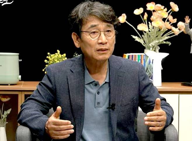 30일 유튜브 채널 사람사는세상노무현재단에 출연해 '설난영 발언'에 대해 해명하는 유시민 작가. /사진=유튜브 채널 사람사는세상노무현재단 영상 캡처
