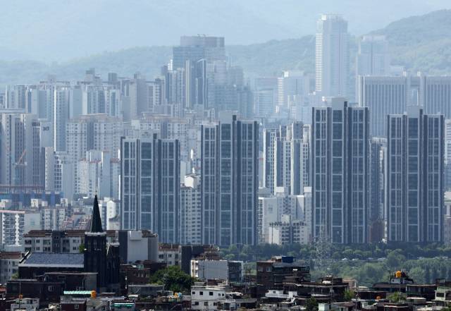 서울 남산에서 바라본 서울 시내. 연합뉴스