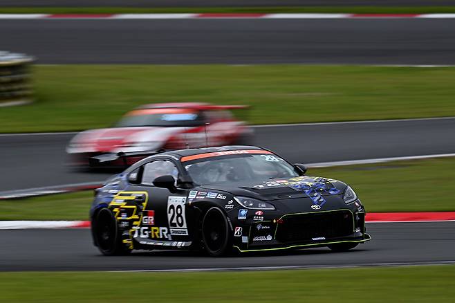 뉘르부르크링 24시간 내구 레이스 복귀를 선언한 'TGGR'팀. 사진: 김학수 기자