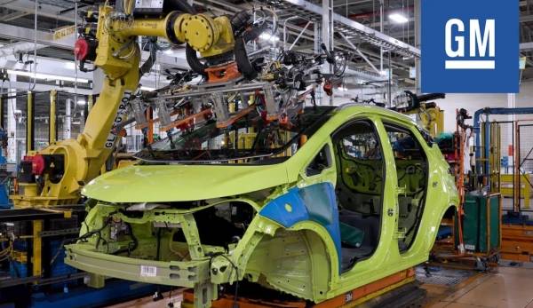 토요타, 현대차, GM(제너럴 모터스) 등 미국에서 자동차를 생산하는 차업체들이 중국에서 생산되는 희토류 자석의 공급 부족으로 생산 중단 위기에 처했다.