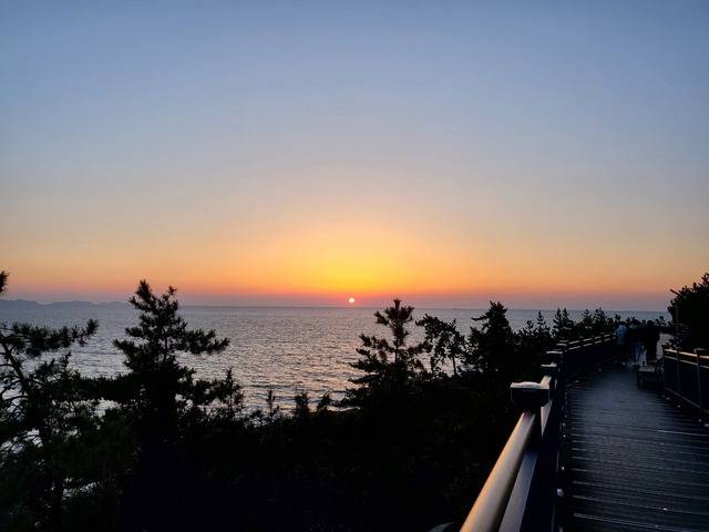 서해바다의 경관을 만끽할 수 있는 비응마파지길/사진제공=군산시