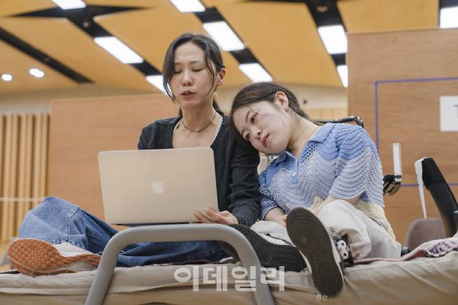 국립극장 연극 ‘헌치백’ 연습 장면. (사진=국립극장)