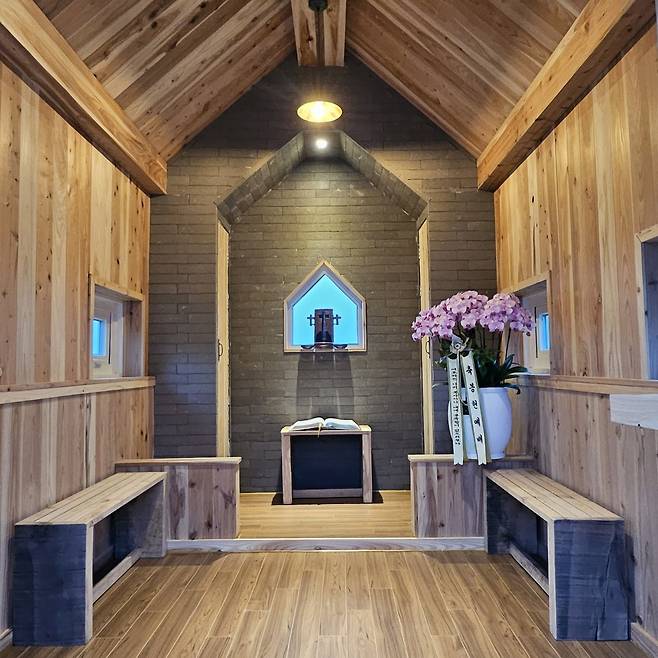 태안 순례자의교회 내부 모습.