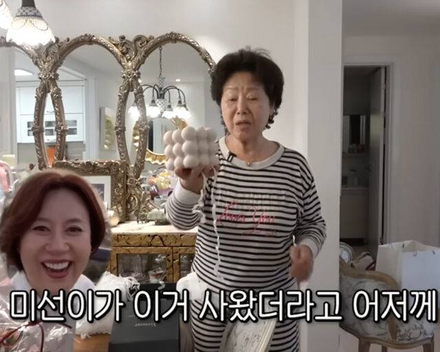 박미선이 어버이날을 맞아 선우용녀에게 선물과 꽃을 줬다. / 유튜브 '순풍 선우용녀' 캡처