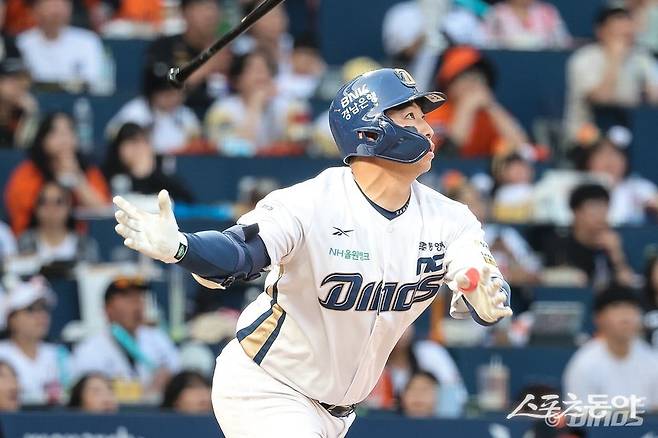 NC 오영수는 1일 창원NC파크에서 열린 ‘2025 신한 SOL Bank KBO 리그’ 한화와 주말 3연전 마지막 경기에서 6회말 대타로 교체 출전했다. 역전 결승 만루포를 터트려 팀 승리에 혁혁한 공을 세웠다. 사진제공|NC 다이노스