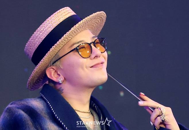 (대전=뉴스1) 권현진 기자 = 빅뱅 지드래곤(GD, 본명 권지용)이 9일 오후 대전 유성구 카이스트 본원 류근철 스포츠 컴플렉스에서 열린 '이노베이트 코리아 2025' 스페셜 토크쇼에서 미소를 짓고 있다. 2025.4.9/뉴스1 Copyright (C) 뉴스1. All rights reserved. 무단 전재 및 재배포, AI학습 이용 금지. /사진=(대전=뉴스1) 권현진 기자