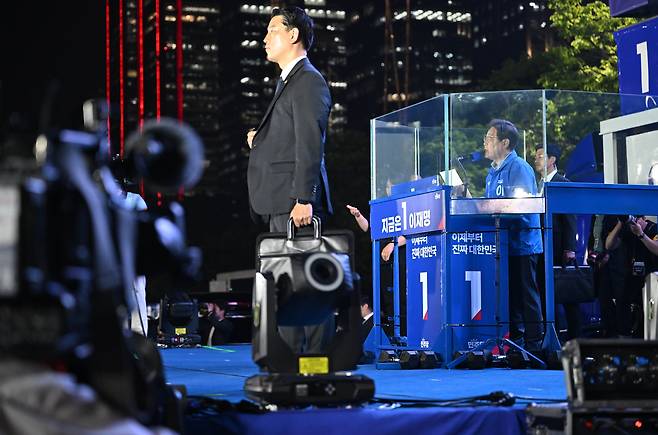 이재명 더불어민주당 대선 후보가 2일 서울 영등포구 여의도공원에서 6.3 대선 피날레 유세를 하고 있다. 2025.6.2. /남강호 기자