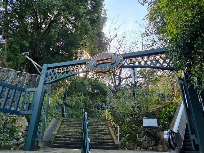 28b9d932da836ff236e685e24387706875656aeac9739854df250fe5033d5fb633ce4f