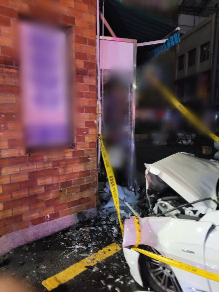 2일 부산 동구 차량 사고 현장. 부산경찰청 제공