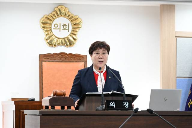 ▲정영란 남해군의회 의장이 개회사를 하고 있다. ⓒ남해군의회