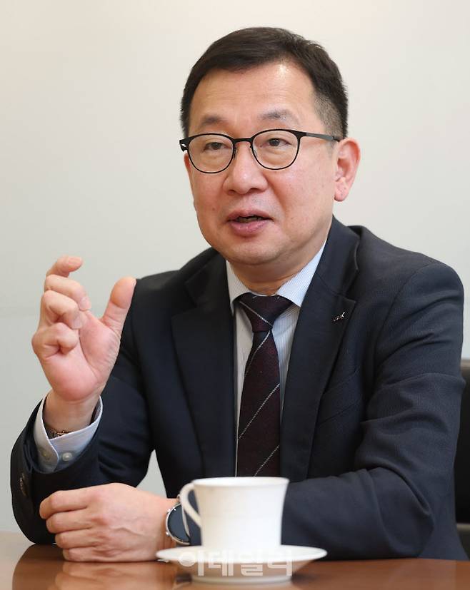 조상현 코엑스 사장은 2일 이데일리 관광·마이스 뉴스팀 더 벨트(The BeLT)와의 인터뷰에서 전시컨벤션 등 마이스(MICE)를 글로벌 교역시장에서 통상마찰을 미연에 방지하는 ‘완충재’로 활용해야 한다고 강조했다. (사진=노진환 기자)