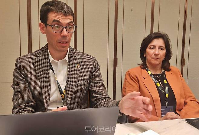 라울 구에라 카탈루냐 관광청 아시아태평양 디렉터, 크리스티나 가르가요 국제시장 디렉터